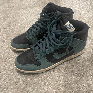 Nike dunk mids